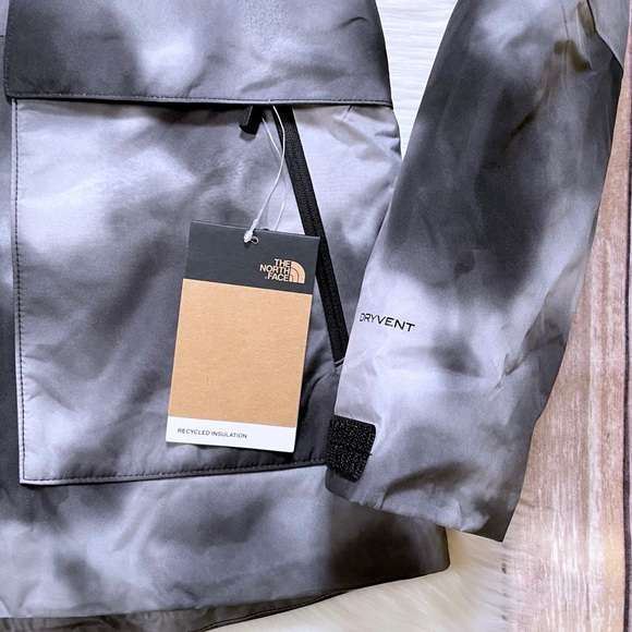 The North Face Women’s Garner TriClimate 3 In 1 Jacket - Picture 4 of 12